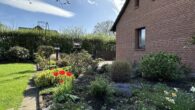 Kleines Haus mit viel Nutzfläche, Doppelgarage und schönem Garten! (SY-6254) - Garten