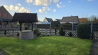 Schönes Einfamilienhaus in Scheuen: Perfekt gepflegt und bereit für neue Besitzer! (MA-6248) - Brunnen Vorgarten
